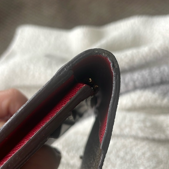 Louis Vuitton Emilie wallet in Fuchsia - Picture 10 of 12